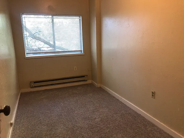 745 NE Maple St #3B — Photo 6