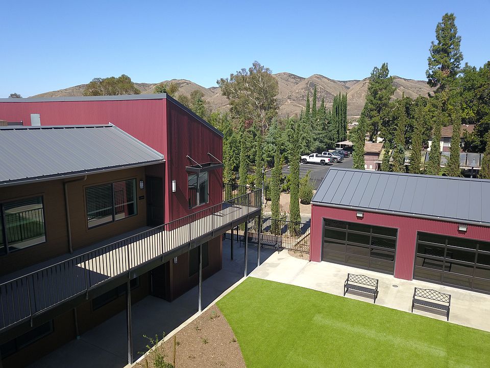 Building Photo 5