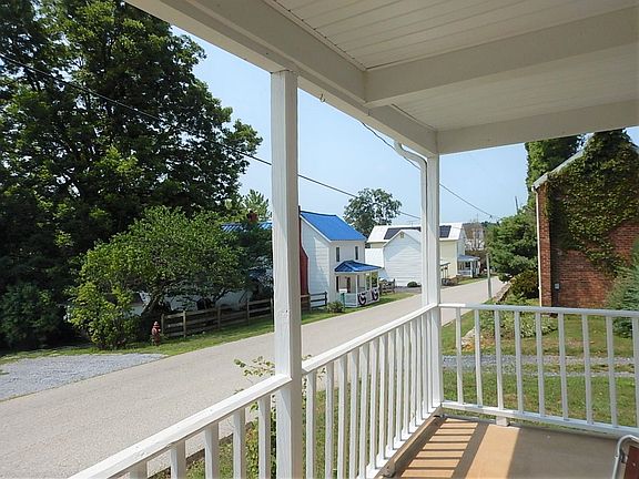 3rd image of 3615 Middlebrook Village Rd
