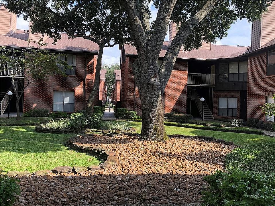 2nd image of 3100 Walnut Bend Ln #301