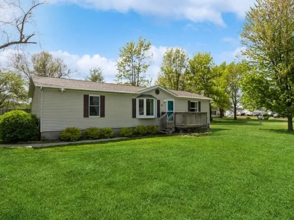 510 S 4th St, Adel, IA 50003