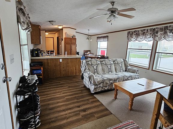 4th image of 30630 Drouillard Rd #121
