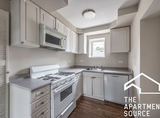 3524 W Grace St #1W, Chicago, IL 60618
