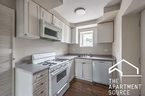 3524 W Grace St #1W Photo 1