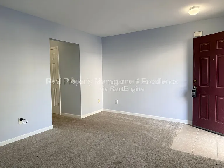 12 Red Ln #B — Photo 5