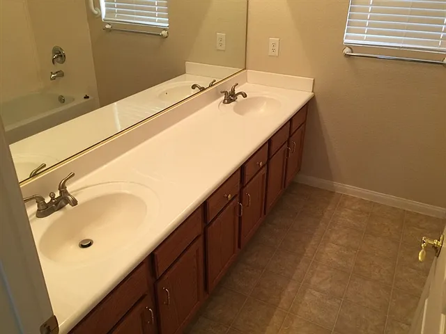 10619 Salmon Leap St — Photo 12