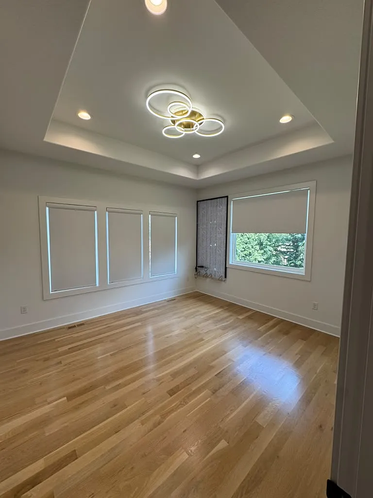 5 bed, 3300 sqft, $4,350 — Photo 3