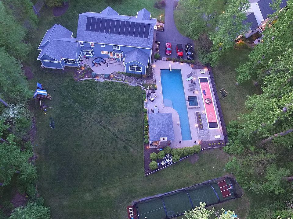 2nd image of 17 Sonneborn Ln