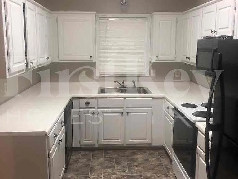 319 Hills Point Rd — Photo 5