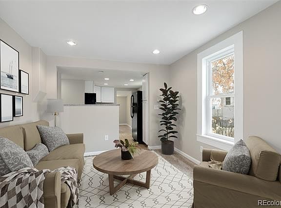 2nd image of 1016 Lowell Blvd