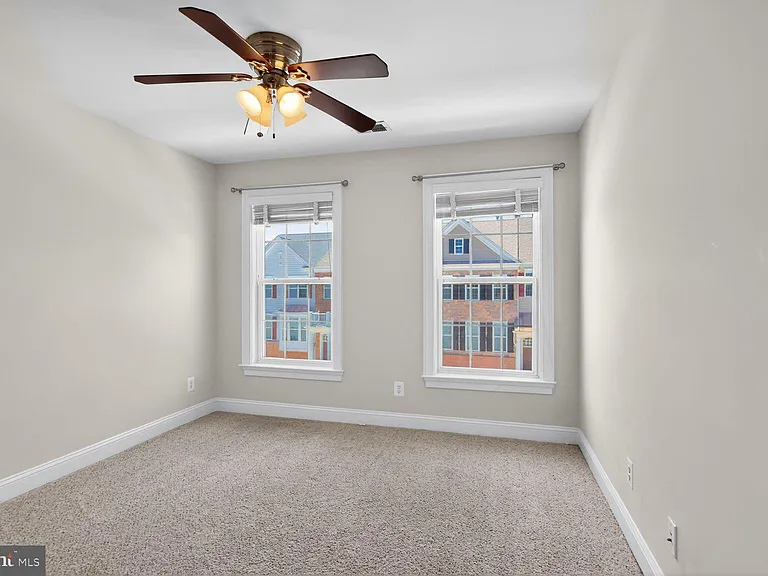 25450 Hopton House Ter — Photo 23