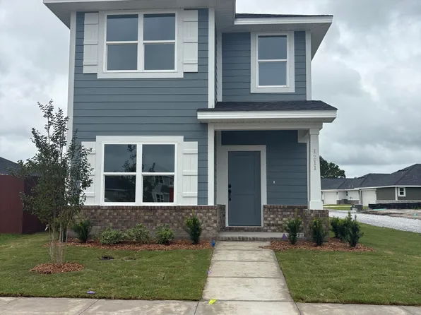 1211 Seafoam St, Panama City, FL 32404