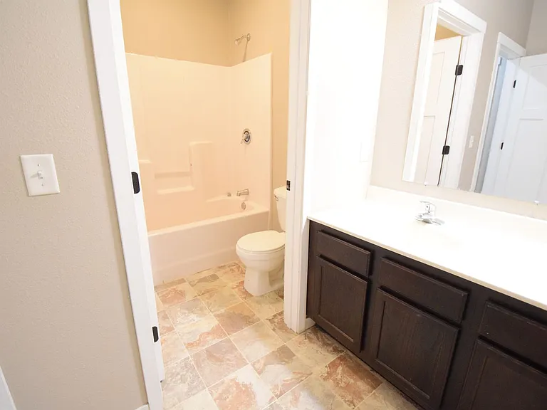 224 James Ave — Photo 26