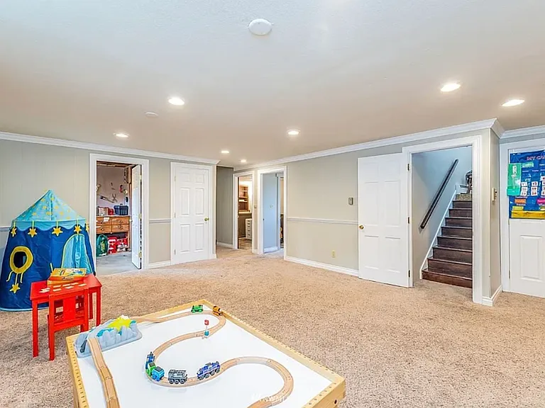 233 SW 189th Pl — Photo 23