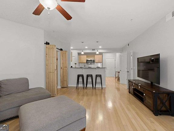 3rd image of 390 17th St NW Unit 3038