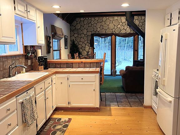 Spacious Kitchen