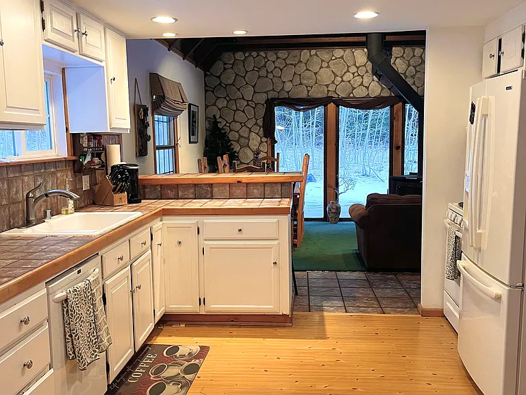 Spacious Kitchen
