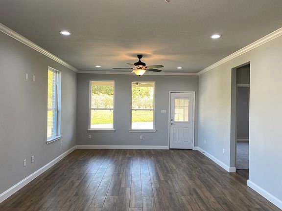 3rd image of 7655 NE Ameswood Rd