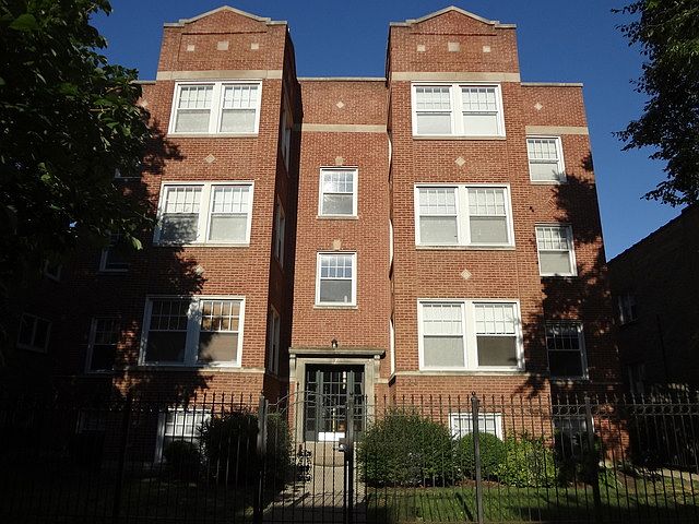 1st image of 121 Callan Ave APT 1S