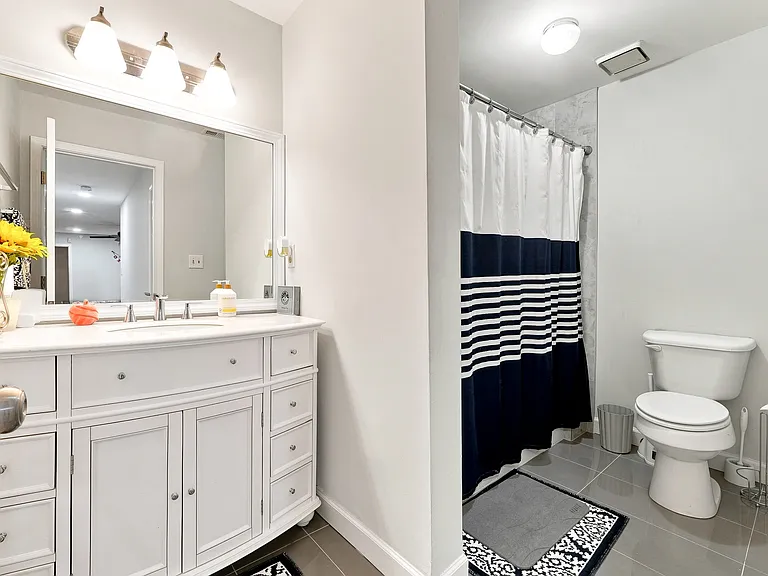 610 McGill Pl NE #610 — Photo 7