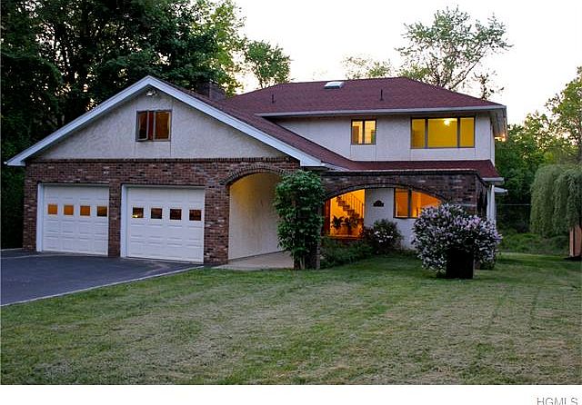 1st image of 143 Hunter Ave