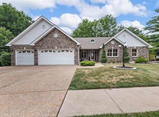 3131 Lakeview Park Cir, Saint Louis, MO 63129