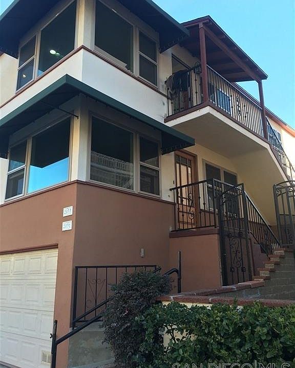 1st image of 2033 Columbia St