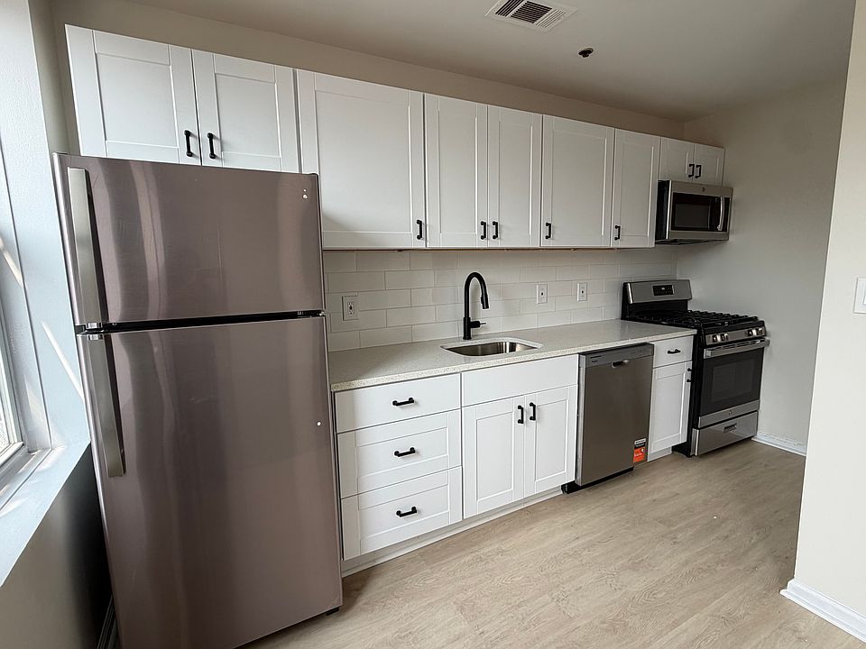 1st image of 168 N Grove St #205