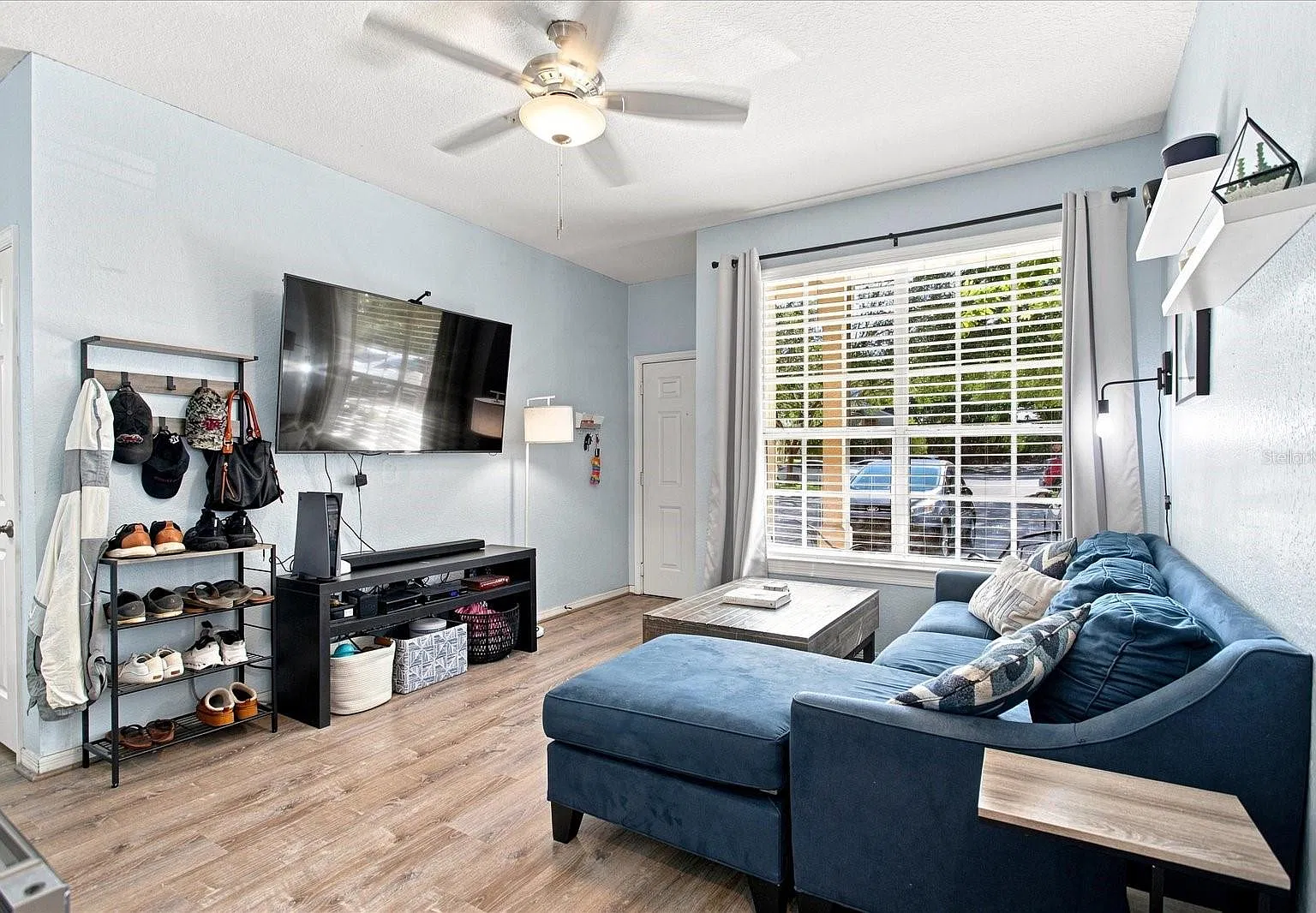 1 bed, 1.0 bath, 826 sqft, $1,350 — Photo 3