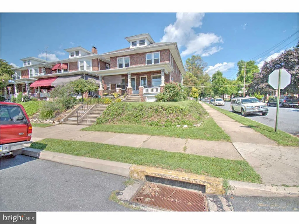 301 State St photo 1