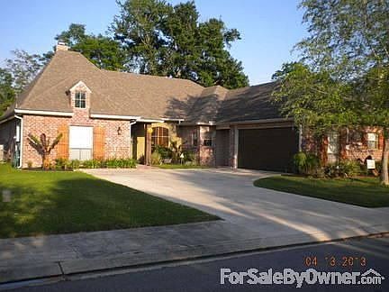 LARGE HOME & BEAUTIFUL SPACIOUS YARD
						:
						Great Floor-plan is a must see. Call or email quickly it will not last long