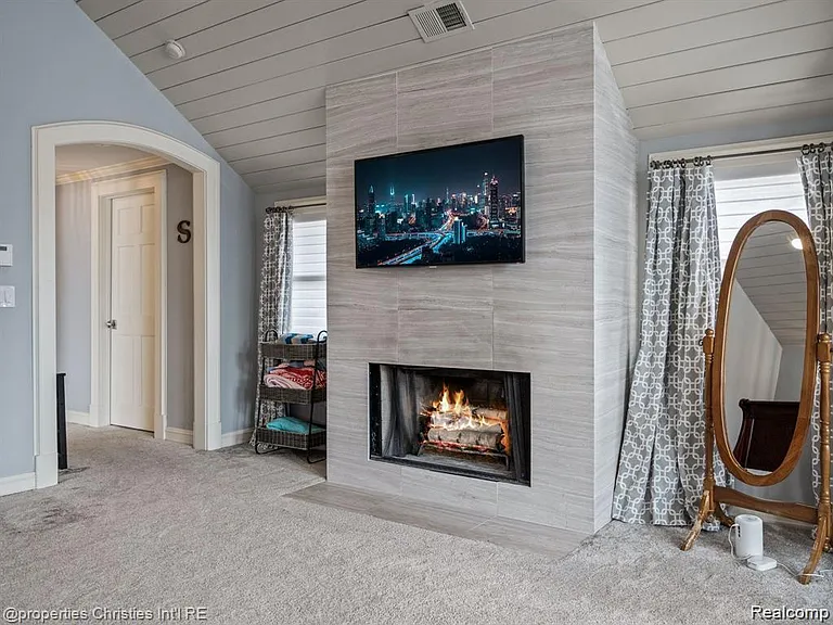 731 S Bates St — Photo 23