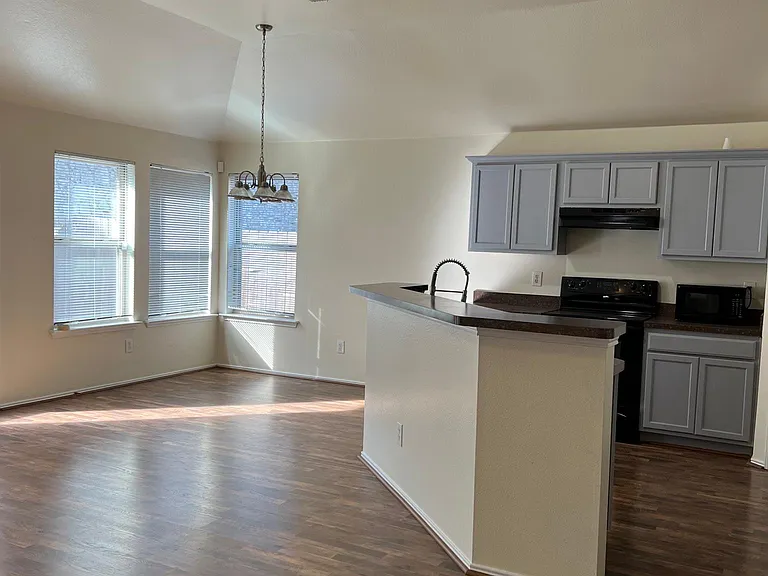 8241 Clarkview Dr — Photo 6