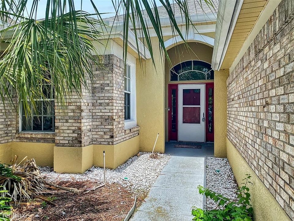 1st image of 1810R The Oaks Blvd