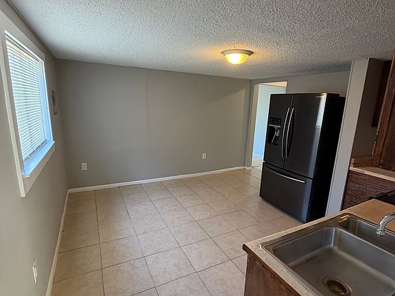 5th image of 2514 E Jefferson St #2