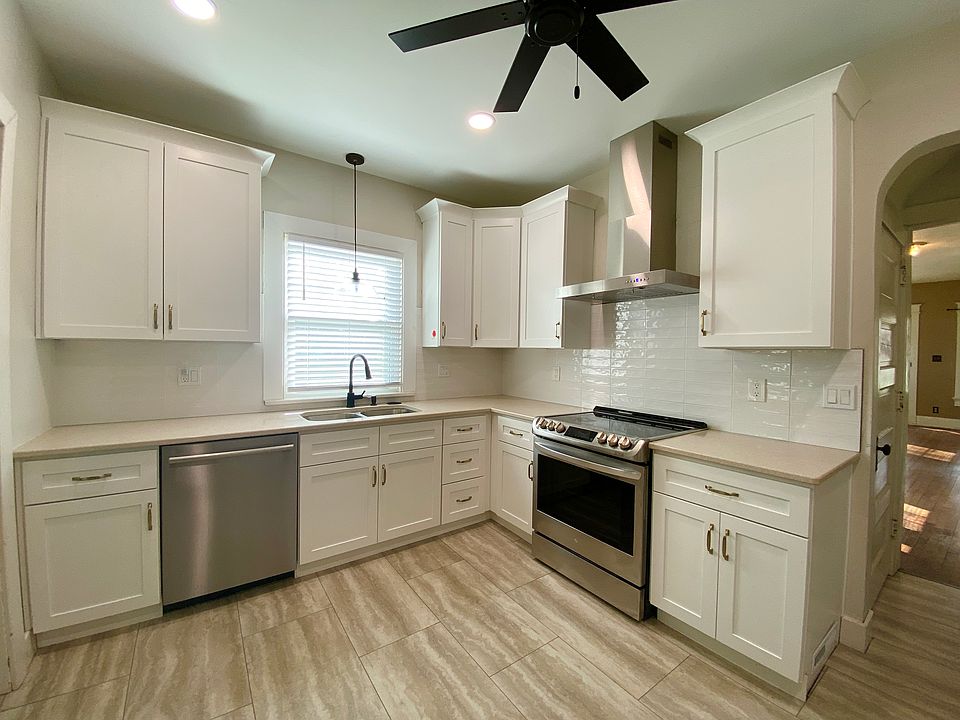 1st image of 31 East Dr