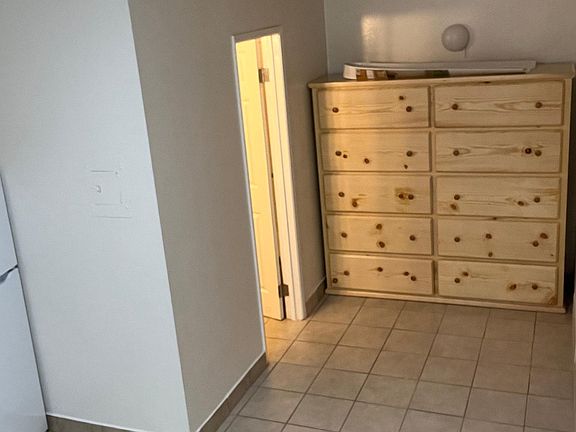 5th image of 1552 N Mariposa Ave APT 5