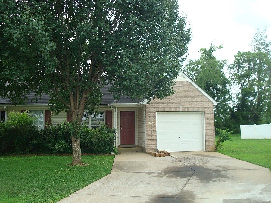 1st image of 2109 Stoney Meadow Dr