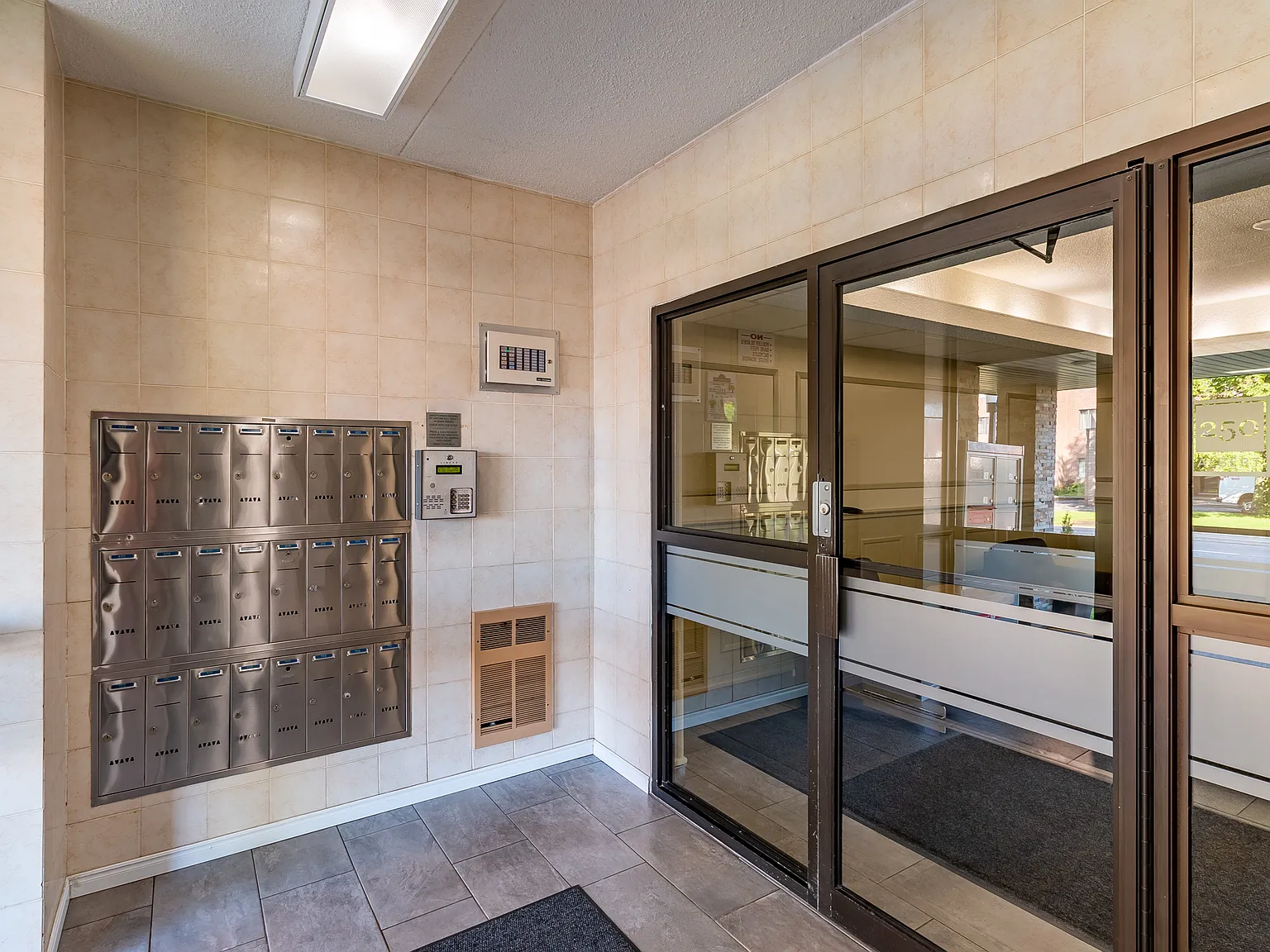 Albert Terrace Apartments - Choose your rent level - Call for Details - All utilities — Photo 4