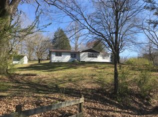 828 Cemetery Rd, Oliver Springs, TN 37840