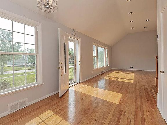 2nd image of 3606 Concord Dr