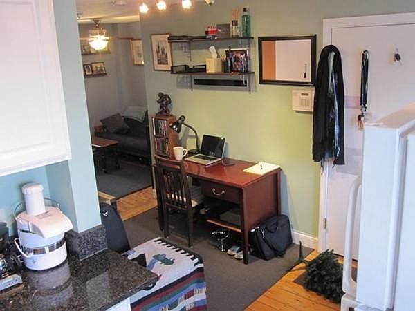 2nd image of 19 Burton St #0