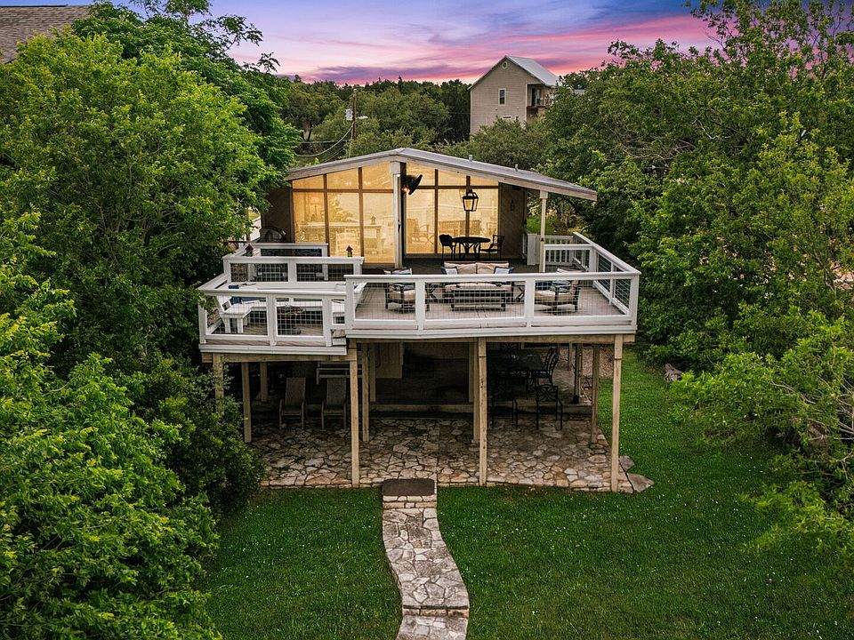 1st image of 1074 Lakebreeze