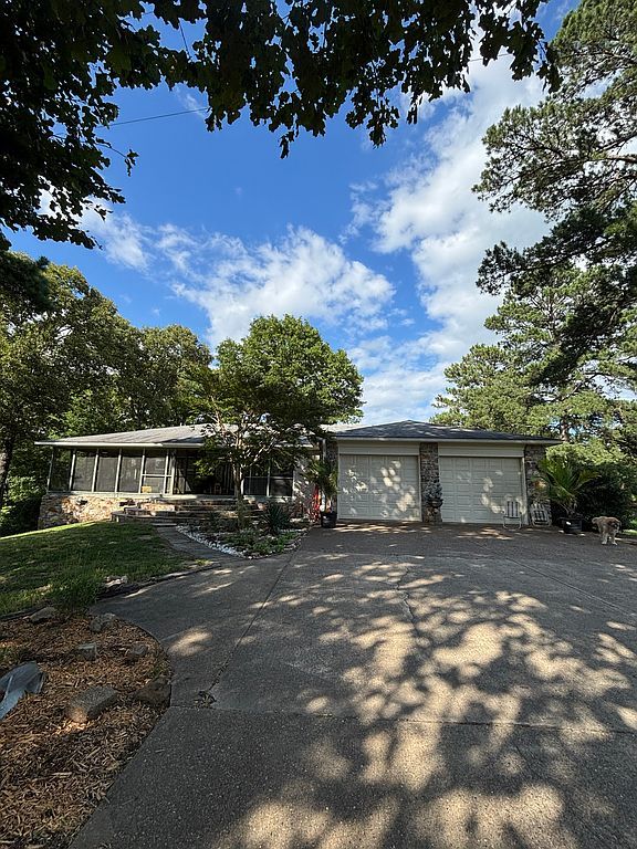 2268 Chestnut Dr - Property Image