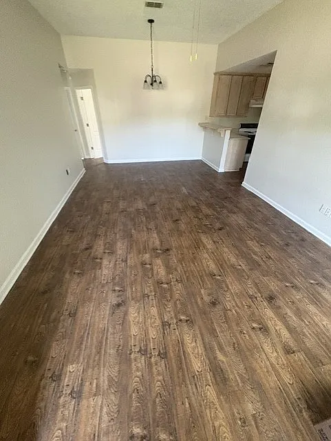 3 bed, 1200 sqft, $1,550 — Photo 2