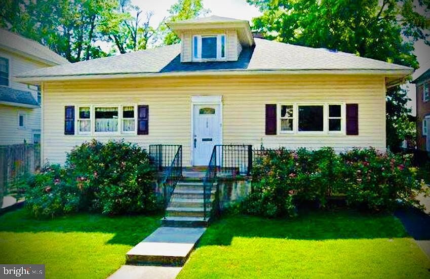 1st image of 708 Colford Ave