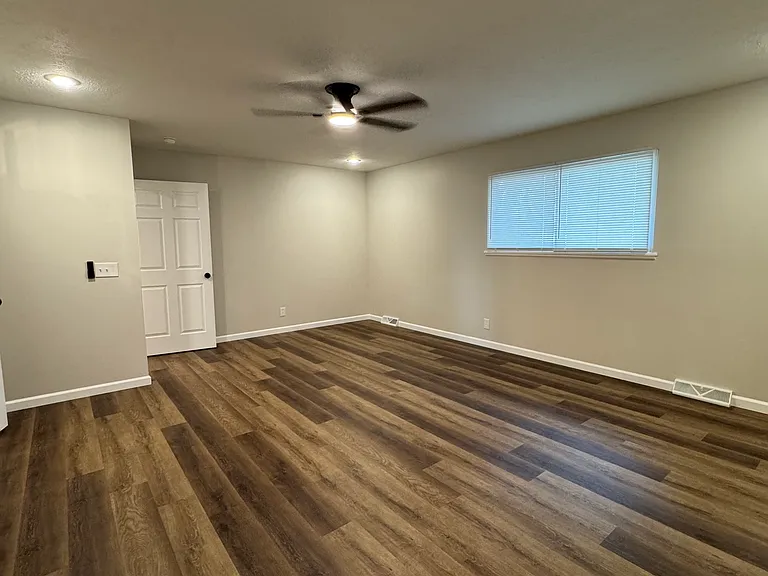 2230 N Aline Ave — Photo 12