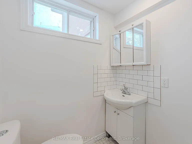 124 Downey Rd — Photo 8