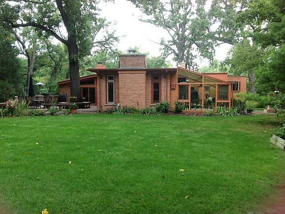 3rd image of 157 Briarwood Ln