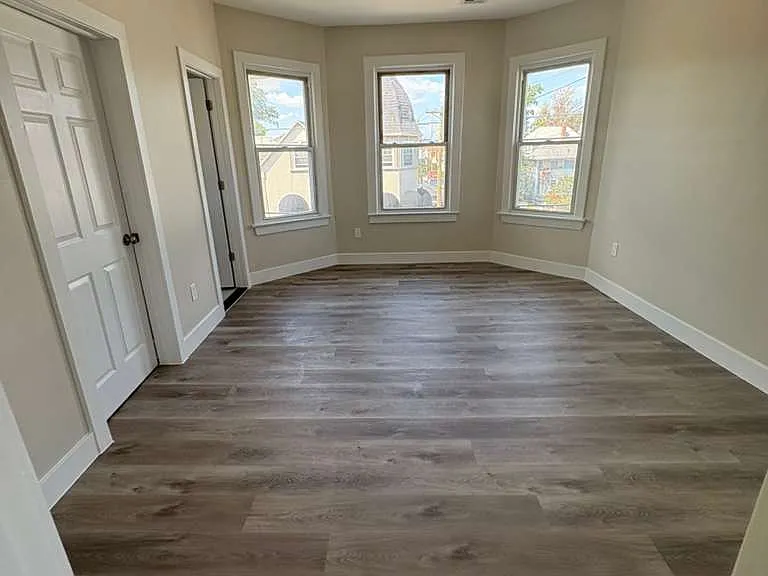 28 Wainwright St #1 — Photo 4